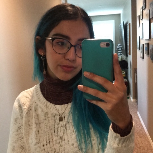 Meet your Posher, Jazmin - Picture 3 of 5